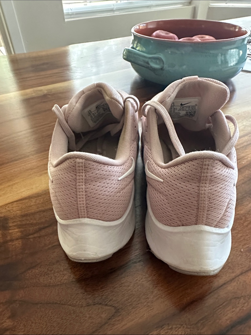 Nike Women's Blush Pink Running Sneakers with White Swoosh - Picture 4 of 6